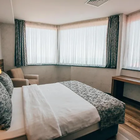 Life Point Hotel 3*