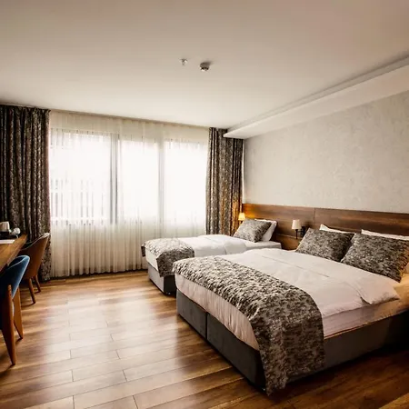 Life Point Hotel 3*