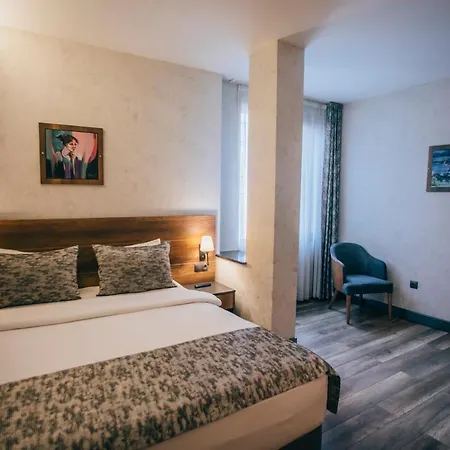 Life Point Hotel 3*