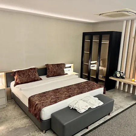 Life Point Hotel 3*